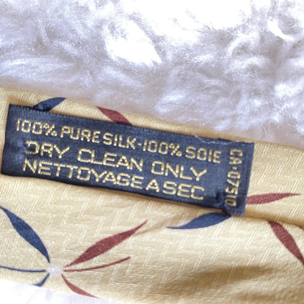 Vintage Giorgio Armani silk tie yellow 4 inch Made in Italy